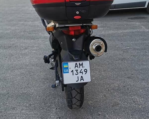 Черный Сузуки V-Strom 650, объемом двигателя 0.65 л и пробегом 33 тыс. км за 5500 $, фото 6 на Automoto.ua