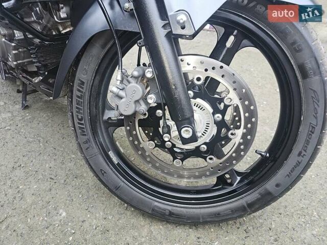 Чорний Сузукі V-Strom 650, об'ємом двигуна 0 л та пробігом 36 тис. км за 5300 $, фото 6 на Automoto.ua