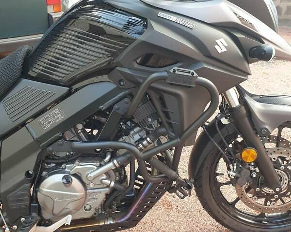 Черный Сузуки V-Strom 650, объемом двигателя 0 л и пробегом 6 тыс. км за 11000 $, фото 3 на Automoto.ua