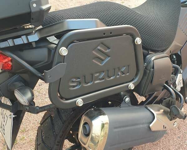 Черный Сузуки V-Strom 650, объемом двигателя 0 л и пробегом 6 тыс. км за 11000 $, фото 8 на Automoto.ua