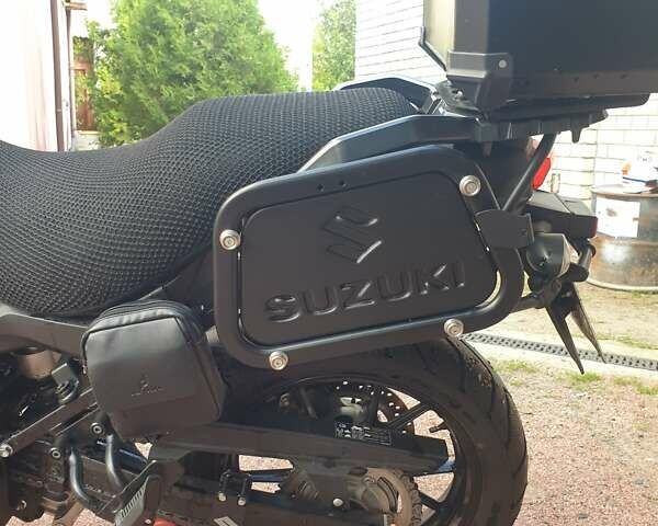 Чорний Сузукі V-Strom 650, об'ємом двигуна 0 л та пробігом 6 тис. км за 10600 $, фото 7 на Automoto.ua