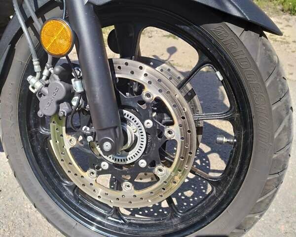 Черный Сузуки V-Strom 650, объемом двигателя 0.65 л и пробегом 31 тыс. км за 8300 $, фото 16 на Automoto.ua