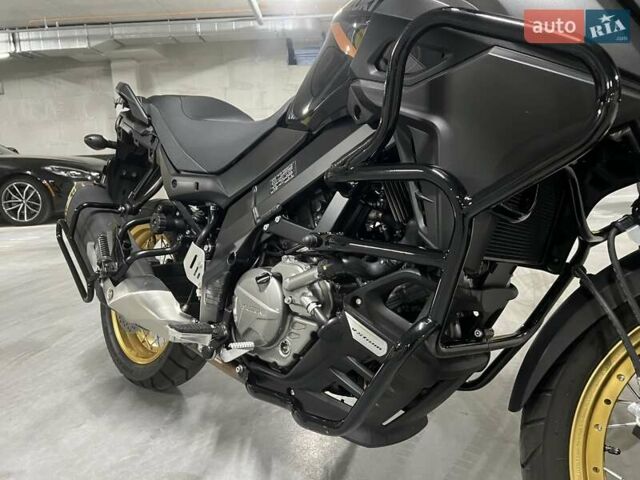 Черный Сузуки V-Strom 650, объемом двигателя 0.65 л и пробегом 5 тыс. км за 9900 $, фото 2 на Automoto.ua