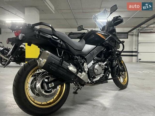 Черный Сузуки V-Strom 650, объемом двигателя 0.65 л и пробегом 5 тыс. км за 9900 $, фото 5 на Automoto.ua