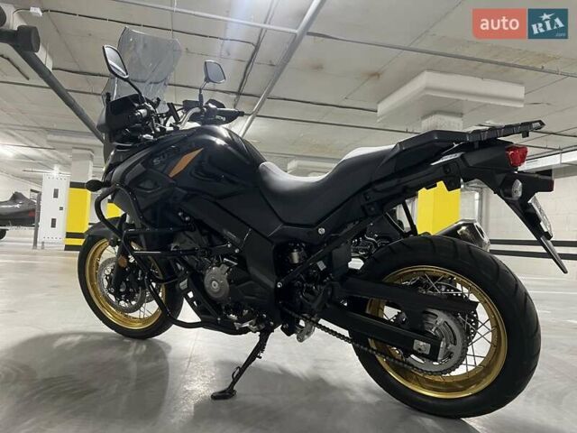Черный Сузуки V-Strom 650, объемом двигателя 0.65 л и пробегом 5 тыс. км за 9900 $, фото 15 на Automoto.ua