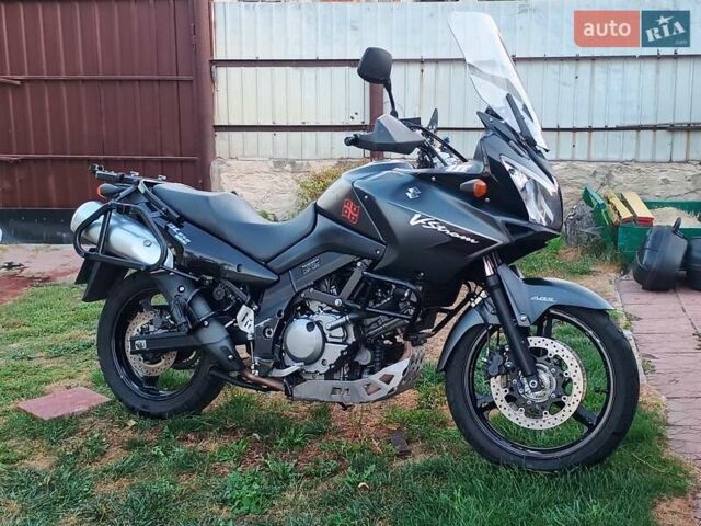 Чорний Сузукі V-Strom 650, об'ємом двигуна 0.65 л та пробігом 64 тис. км за 4400 $, фото 1 на Automoto.ua