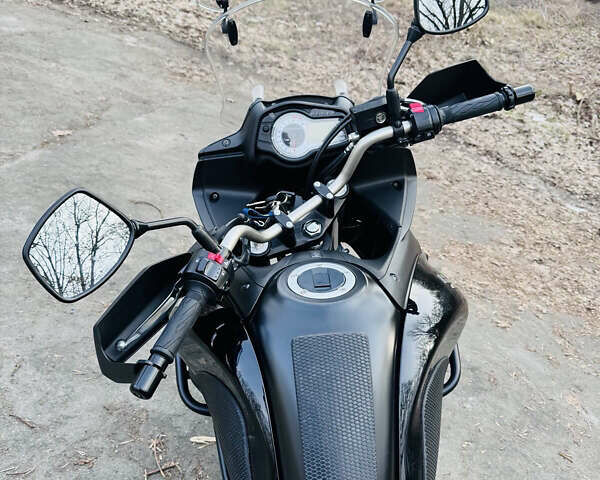 Черный Сузуки V-Strom 650, объемом двигателя 0.65 л и пробегом 40 тыс. км за 6700 $, фото 21 на Automoto.ua
