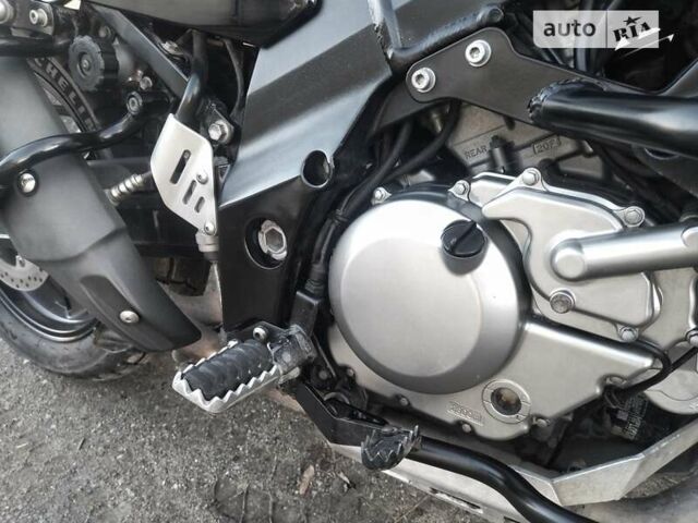 Чорний Сузукі V-Strom 650, об'ємом двигуна 0.65 л та пробігом 89 тис. км за 5100 $, фото 6 на Automoto.ua