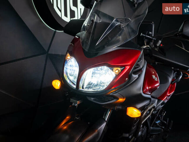Красный Сузуки V-Strom 650, объемом двигателя 0.65 л и пробегом 11 тыс. км за 7700 $, фото 15 на Automoto.ua