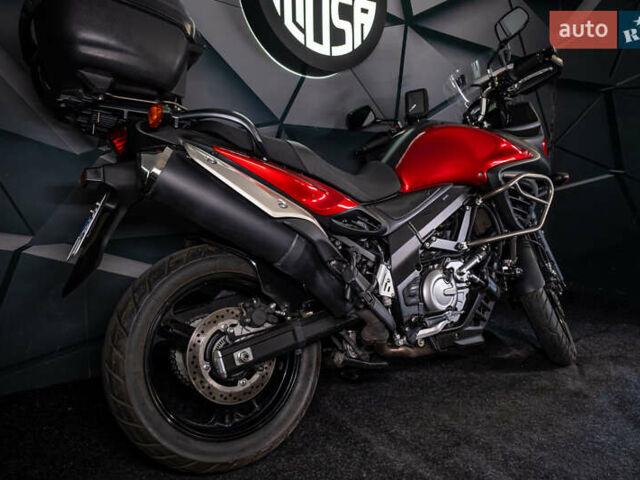 Красный Сузуки V-Strom 650, объемом двигателя 0.65 л и пробегом 11 тыс. км за 7700 $, фото 2 на Automoto.ua
