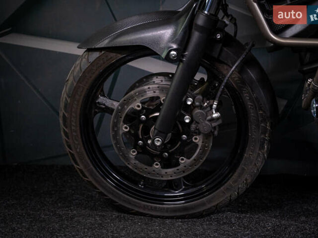 Красный Сузуки V-Strom 650, объемом двигателя 0.65 л и пробегом 11 тыс. км за 7700 $, фото 9 на Automoto.ua