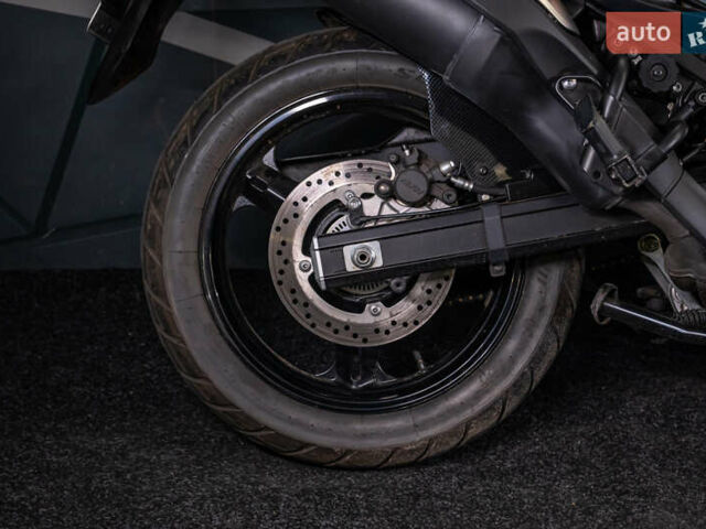 Красный Сузуки V-Strom 650, объемом двигателя 0.65 л и пробегом 11 тыс. км за 7700 $, фото 6 на Automoto.ua