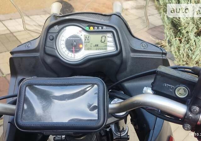 Красный Сузуки V-Strom 650, объемом двигателя 0 л и пробегом 35 тыс. км за 2500 $, фото 3 на Automoto.ua