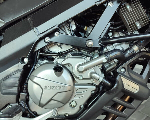 Червоний Сузукі V-Strom 650, об'ємом двигуна 0.65 л та пробігом 23 тис. км за 9000 $, фото 7 на Automoto.ua