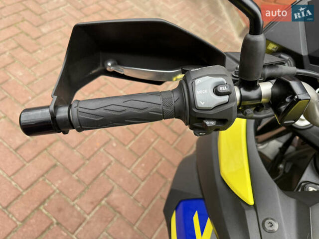 Сузуки V-Strom 650, объемом двигателя 0 л и пробегом 17 тыс. км за 8800 $, фото 13 на Automoto.ua