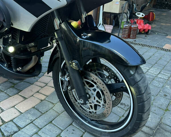 Сузуки V-Strom 650 2005 в Житомире на Automoto.ua Сузуки V-Strom 650, объемом двигателя 0.65 л и пробегом 54 тыс. км за 4900 $, фото 9 на Automoto.ua