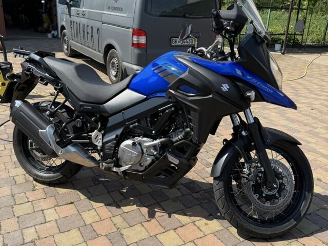 Сузуки V-Strom 650, объемом двигателя 0.65 л и пробегом 0 тыс. км за 8400 $, фото 3 на Automoto.ua