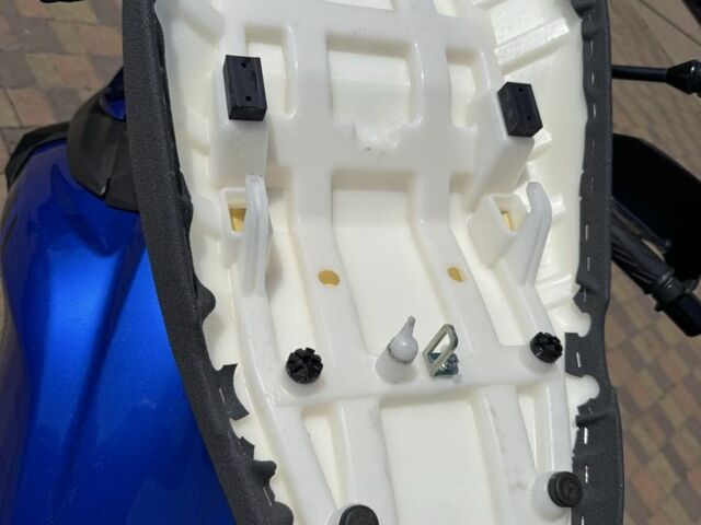 Сузуки V-Strom 650, объемом двигателя 0.65 л и пробегом 0 тыс. км за 8400 $, фото 20 на Automoto.ua