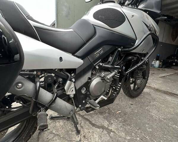 Сузуки V-Strom 650, объемом двигателя 0 л и пробегом 53 тыс. км за 4800 $, фото 3 на Automoto.ua