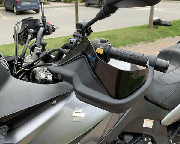 Сузуки V-Strom 650, объемом двигателя 0 л и пробегом 80 тыс. км за 5400 $, фото 9 на Automoto.ua