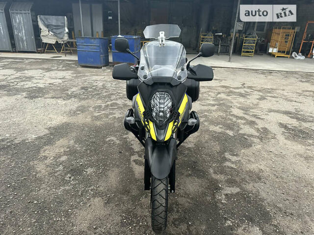 Жовтий Сузукі V-Strom 650, об'ємом двигуна 0.65 л та пробігом 9 тис. км за 9900 $, фото 1 на Automoto.ua