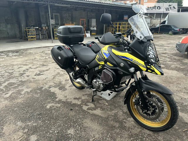 Жовтий Сузукі V-Strom 650, об'ємом двигуна 0.65 л та пробігом 9 тис. км за 9900 $, фото 2 на Automoto.ua