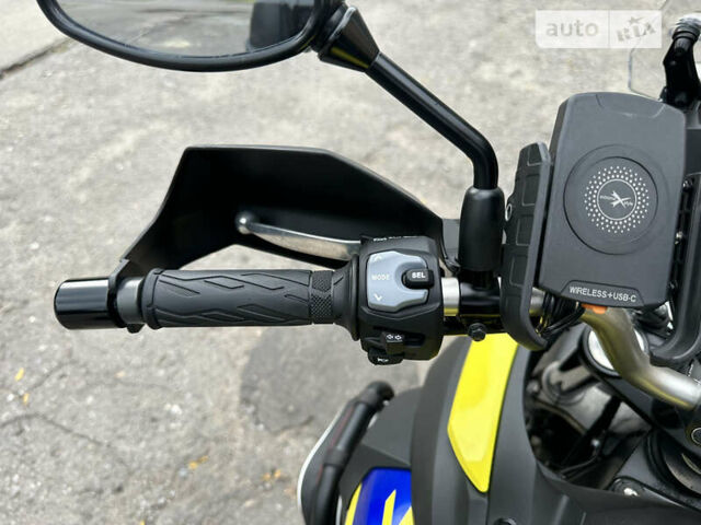 Жовтий Сузукі V-Strom 650, об'ємом двигуна 0.65 л та пробігом 9 тис. км за 9900 $, фото 19 на Automoto.ua