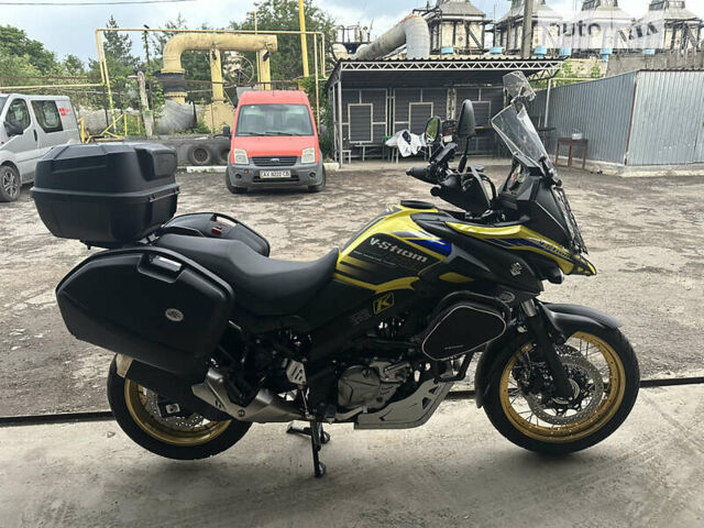 Жовтий Сузукі V-Strom 650, об'ємом двигуна 0.65 л та пробігом 9 тис. км за 9900 $, фото 15 на Automoto.ua