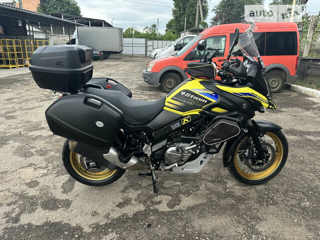 Жовтий Сузукі V-Strom 650, об'ємом двигуна 0.65 л та пробігом 9 тис. км за 9900 $, фото 3 на Automoto.ua