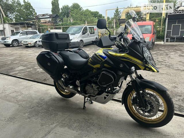Жовтий Сузукі V-Strom 650, об'ємом двигуна 0.65 л та пробігом 9 тис. км за 9900 $, фото 10 на Automoto.ua