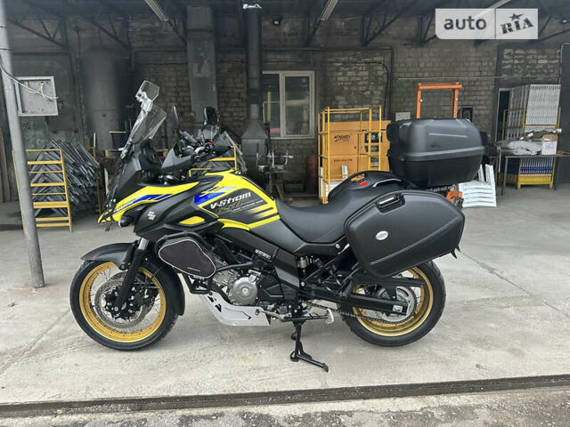 Жовтий Сузукі V-Strom 650, об'ємом двигуна 0.65 л та пробігом 9 тис. км за 9900 $, фото 18 на Automoto.ua