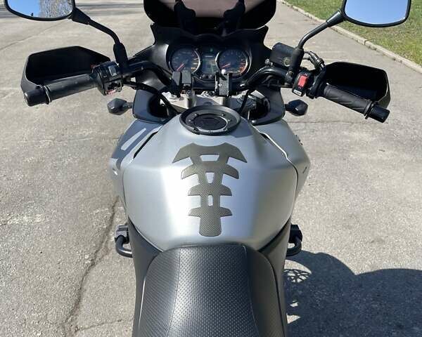 Сірий Сузукі V-Strom 650, об'ємом двигуна 0.65 л та пробігом 46 тис. км за 4250 $, фото 26 на Automoto.ua