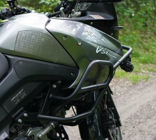 Серый Сузуки V-Strom 650, объемом двигателя 0.65 л и пробегом 52 тыс. км за 5800 $, фото 5 на Automoto.ua