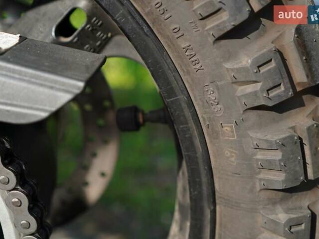 Серый Сузуки V-Strom 650, объемом двигателя 0.65 л и пробегом 52 тыс. км за 5800 $, фото 12 на Automoto.ua