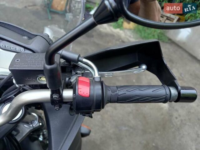 Серый Сузуки V-Strom 650, объемом двигателя 0 л и пробегом 7 тыс. км за 8200 $, фото 16 на Automoto.ua