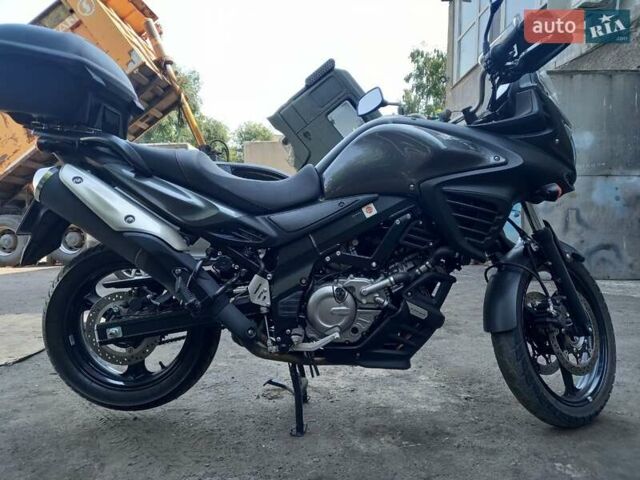 Серый Сузуки V-Strom 650, объемом двигателя 0 л и пробегом 7 тыс. км за 8200 $, фото 1 на Automoto.ua
