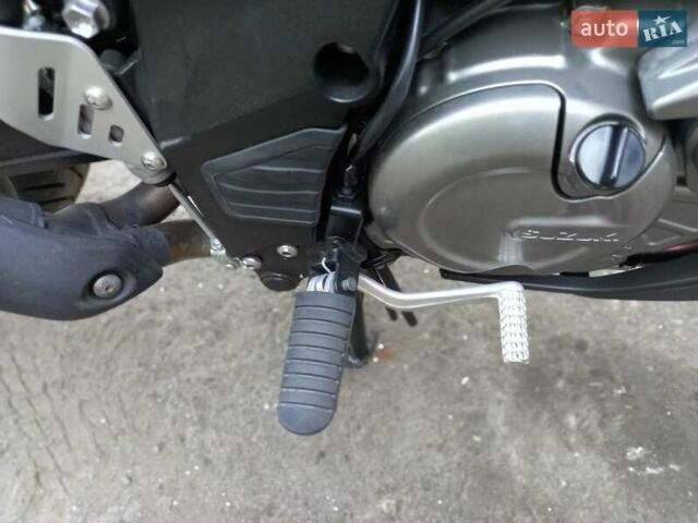 Серый Сузуки V-Strom 650, объемом двигателя 0 л и пробегом 7 тыс. км за 8200 $, фото 3 на Automoto.ua