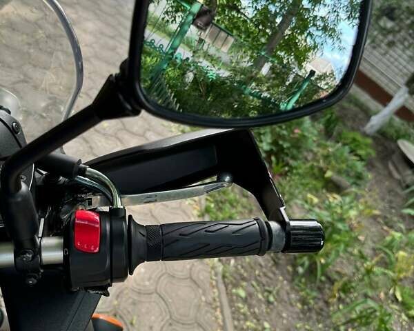 Серый Сузуки V-Strom 650, объемом двигателя 0.65 л и пробегом 8 тыс. км за 7950 $, фото 15 на Automoto.ua