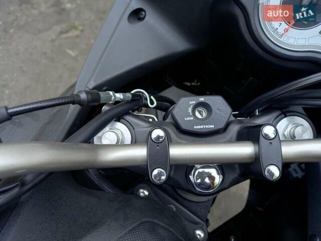 Серый Сузуки V-Strom 650, объемом двигателя 0 л и пробегом 7 тыс. км за 8200 $, фото 18 на Automoto.ua