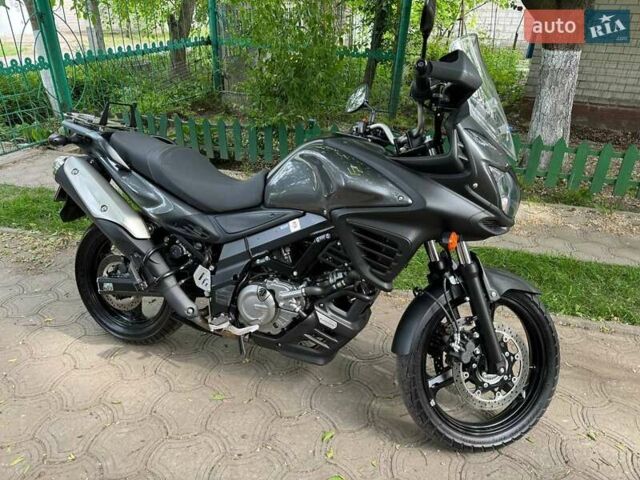 Серый Сузуки V-Strom 650, объемом двигателя 0.65 л и пробегом 8 тыс. км за 7950 $, фото 5 на Automoto.ua