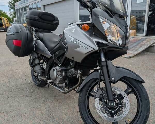 Серый Сузуки V-Strom 650, объемом двигателя 0.65 л и пробегом 43 тыс. км за 5699 $, фото 3 на Automoto.ua