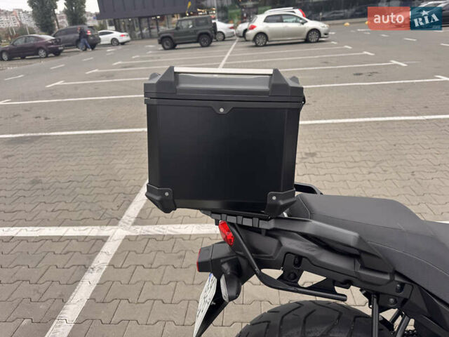 Серый Сузуки V-Strom 650, объемом двигателя 0.65 л и пробегом 10 тыс. км за 10000 $, фото 5 на Automoto.ua