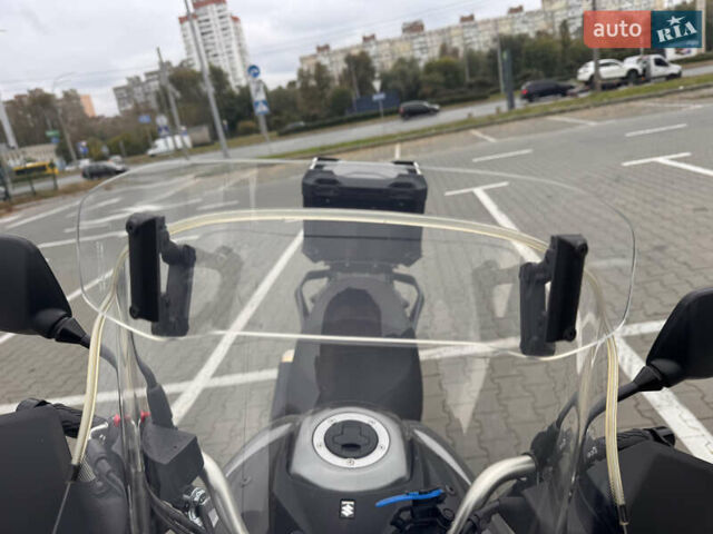 Серый Сузуки V-Strom 650, объемом двигателя 0.65 л и пробегом 10 тыс. км за 10000 $, фото 19 на Automoto.ua