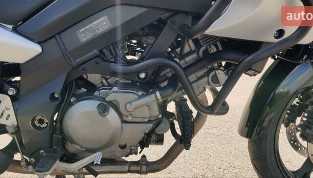 Серый Сузуки V-Strom 650, объемом двигателя 0.65 л и пробегом 45 тыс. км за 4799 $, фото 4 на Automoto.ua