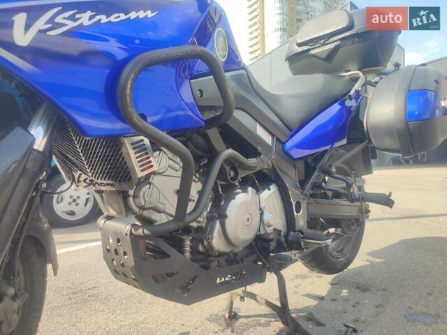 Синий Сузуки V-Strom 650, объемом двигателя 0.65 л и пробегом 65 тыс. км за 5000 $, фото 4 на Automoto.ua
