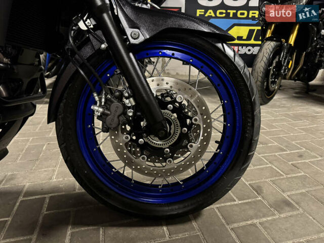 Синий Сузуки V-Strom 650, объемом двигателя 0 л и пробегом 12 тыс. км за 8950 $, фото 2 на Automoto.ua