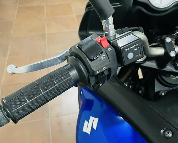 Сузуки V-Strom 650 2013 в Киеве на Automoto.ua Синий Сузуки V-Strom 650, объемом двигателя 0.65 л и пробегом 45 тыс. км за 7500 $, фото 27 на Automoto.ua