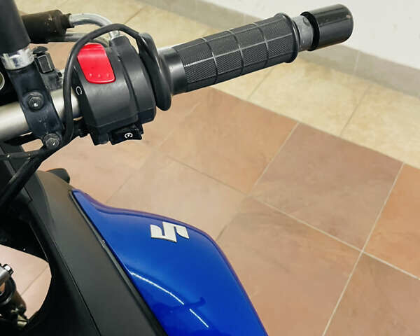 Сузуки V-Strom 650 2013 в Киеве на Automoto.ua Синий Сузуки V-Strom 650, объемом двигателя 0.65 л и пробегом 45 тыс. км за 7500 $, фото 7 на Automoto.ua