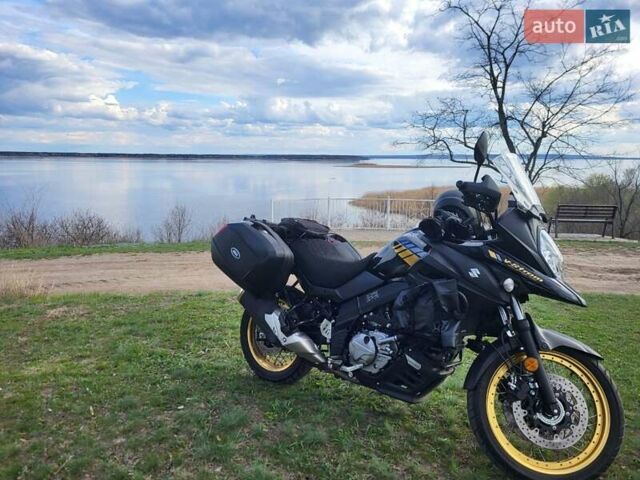 Черный Сузуки V-Strom 650/XT, объемом двигателя 0.65 л и пробегом 32 тыс. км за 8790 $, фото 2 на Automoto.ua