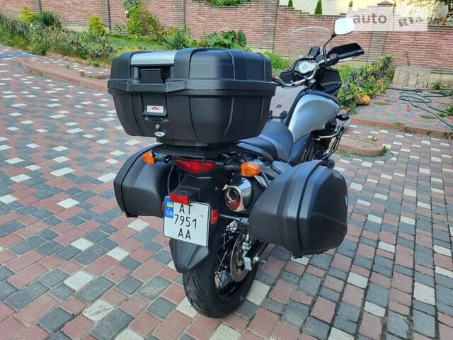 Серый Сузуки V-Strom 650/XT, объемом двигателя 0.65 л и пробегом 13 тыс. км за 6999 $, фото 2 на Automoto.ua